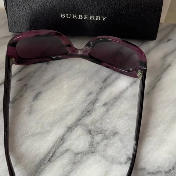 Burberry Trench BE4081 Sunglasses in Plum Marble with Dark 